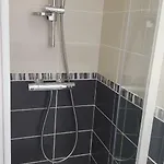 维希公寓 *